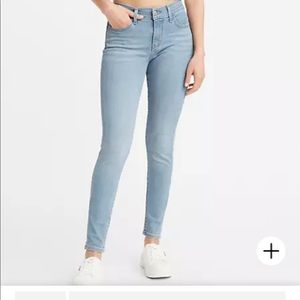 710 Super Skinny Levi’s
